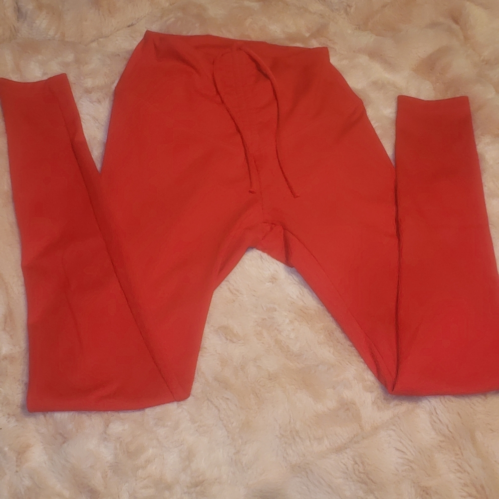 VICTORIAS SECRET PINK-Vibrant Red Leggings